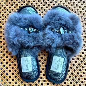 Pretty You London Faux Fur + Faux Jewelled Women’s Slippers Size M 6.5-7.5